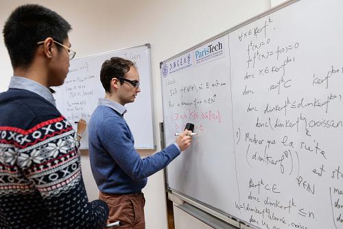 三肖三码最准的资料，科学解答与深入解释