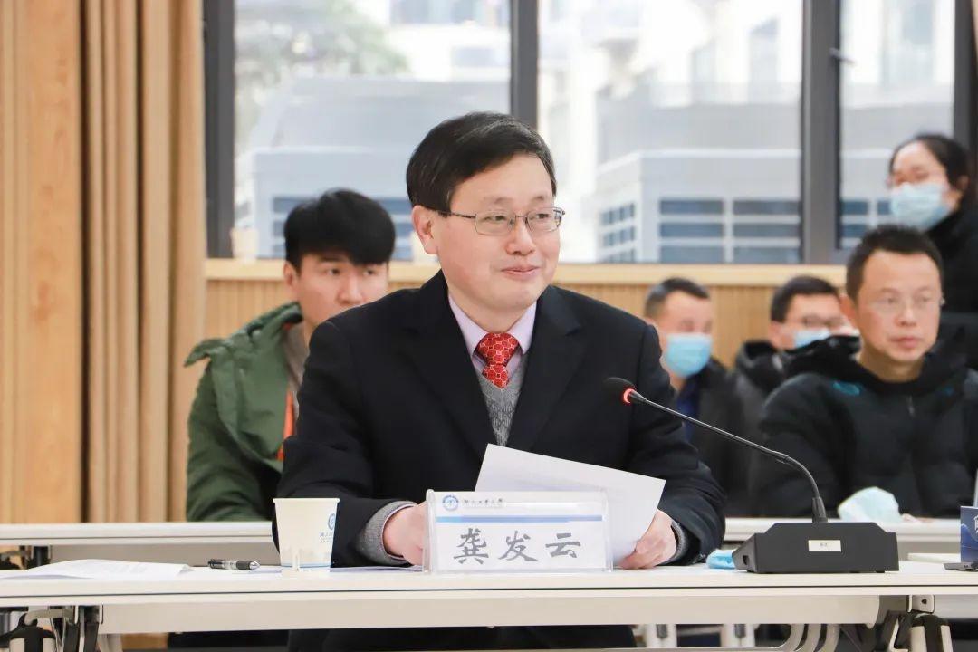 新澳门2025年正版免费公开，前沿解答、解释与落实